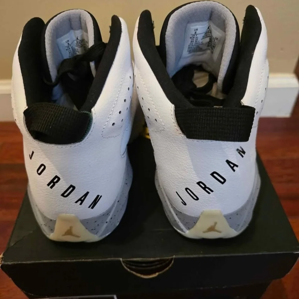 NIB - Nike Jordan White and Gray Sneakers - Mens Size 8